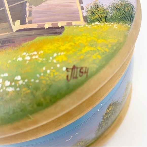 Vintage Round Wooden Trinket Hand Painted Windmill - Picture 2 of 11